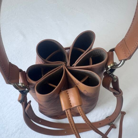 Sundance Made in Italy Brown Floral Leather Bucket Crossbody Bag RemoveableStrap - Picture 10 of 16